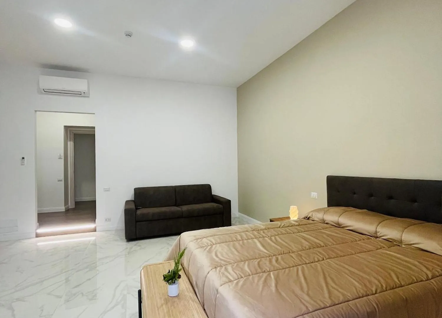 Nerisa Home Naples 0*,  Italy