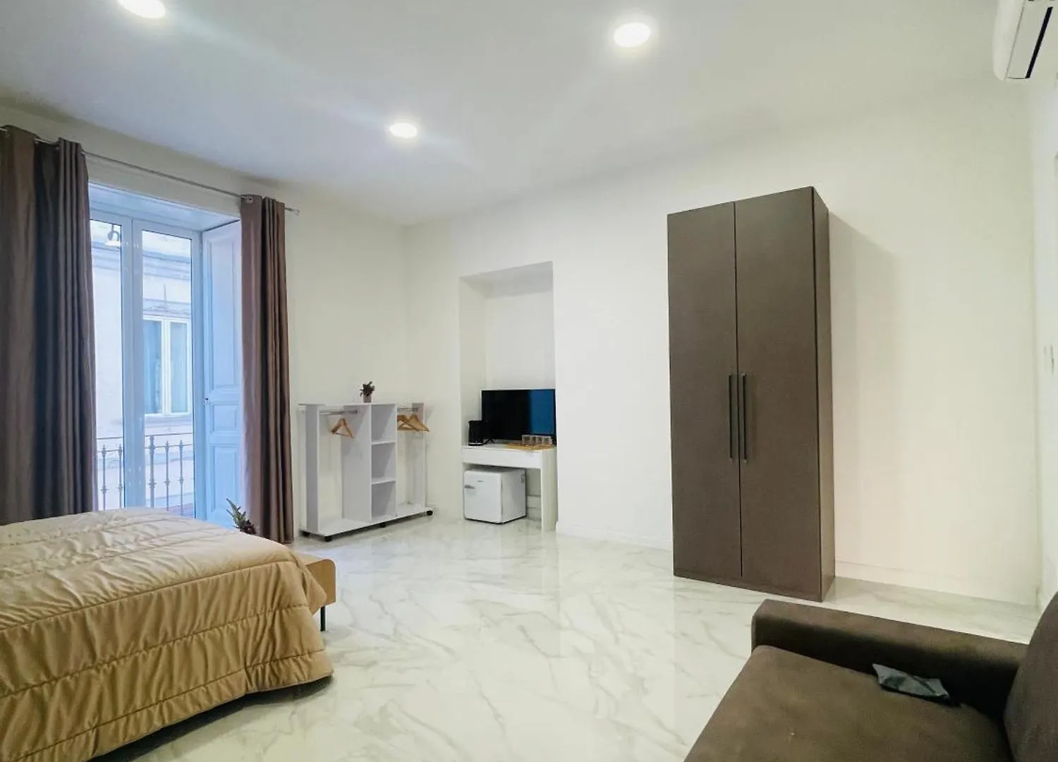 Nerisa Home Naples 0*,  Italy