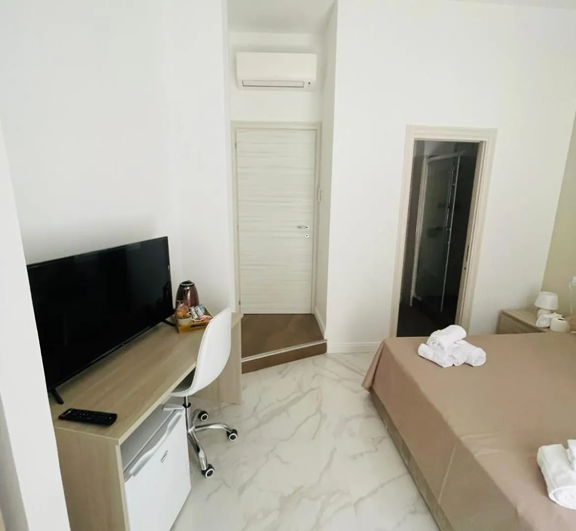 Nerisa Home Naples Guest house